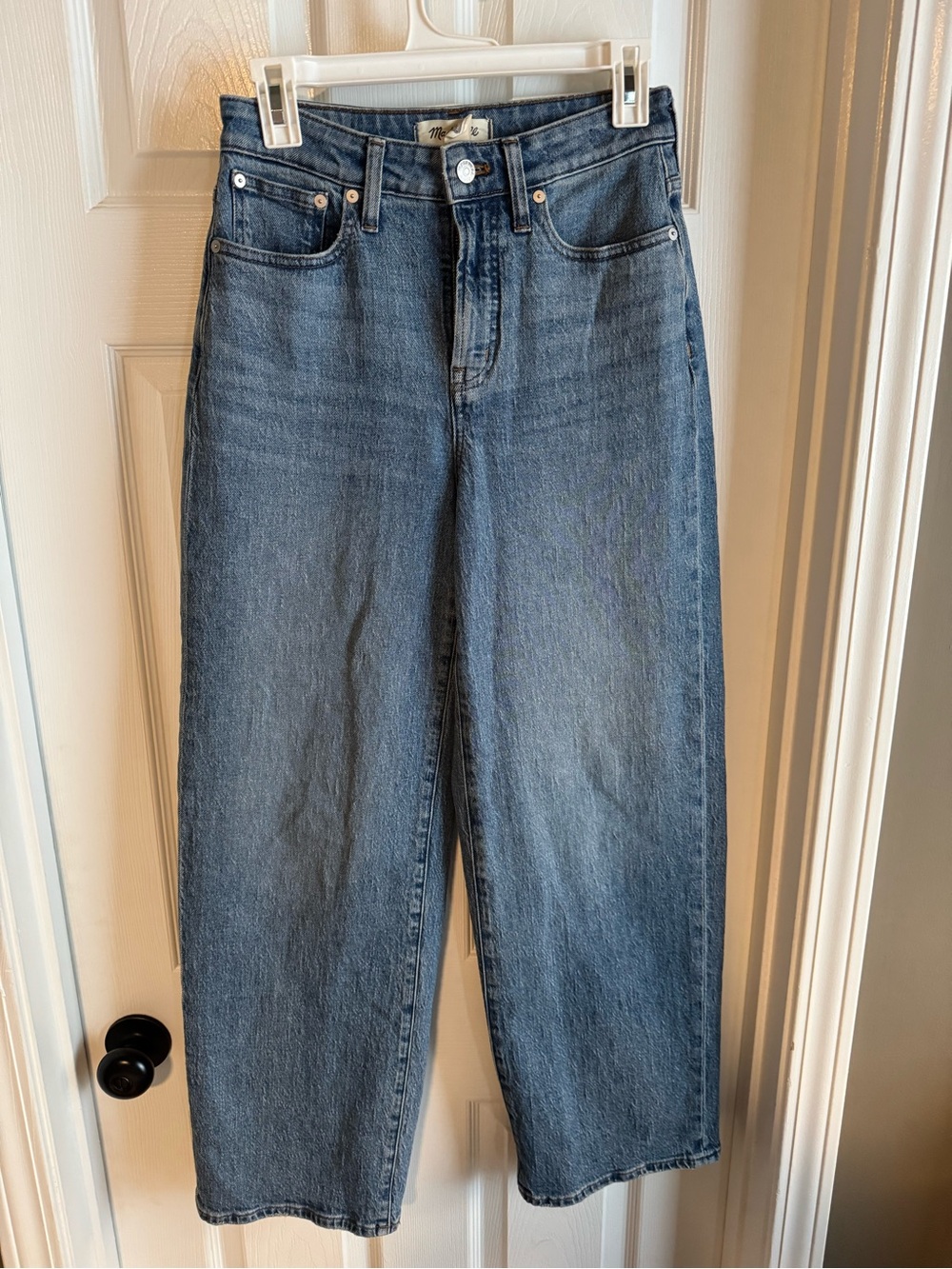 Madewell Curvy Wide-Leg Jeans in Medium Blue - Picture 2 of 5